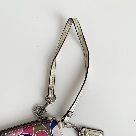 𝅺Coach Signature Logo Corner Zip Wristlet Multicoloured - Picture 5 of 12